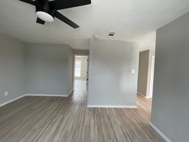 Foto del edificio - 1603 Benttree Dr