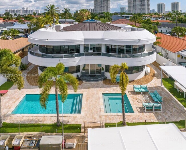 Foto del edificio - 3344 NE 167th St