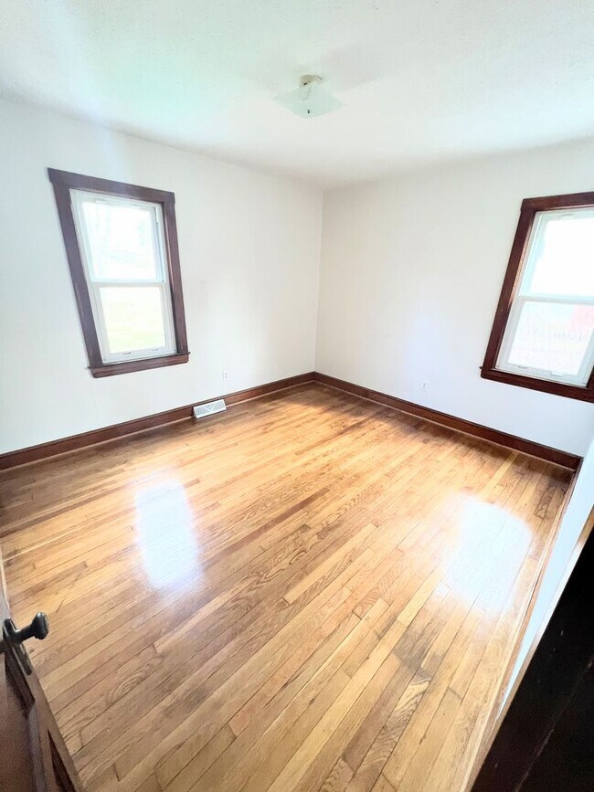 Building Photo - 710 Jeter St