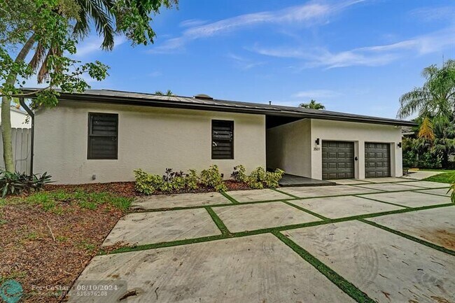 Building Photo - 3501 N Park Rd