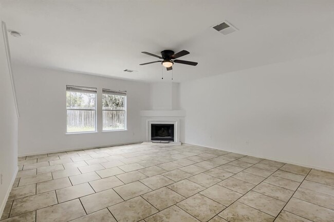 Building Photo - 512 Woodford Dr
