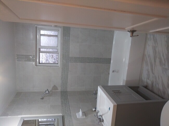 Building Photo - 112 66th St