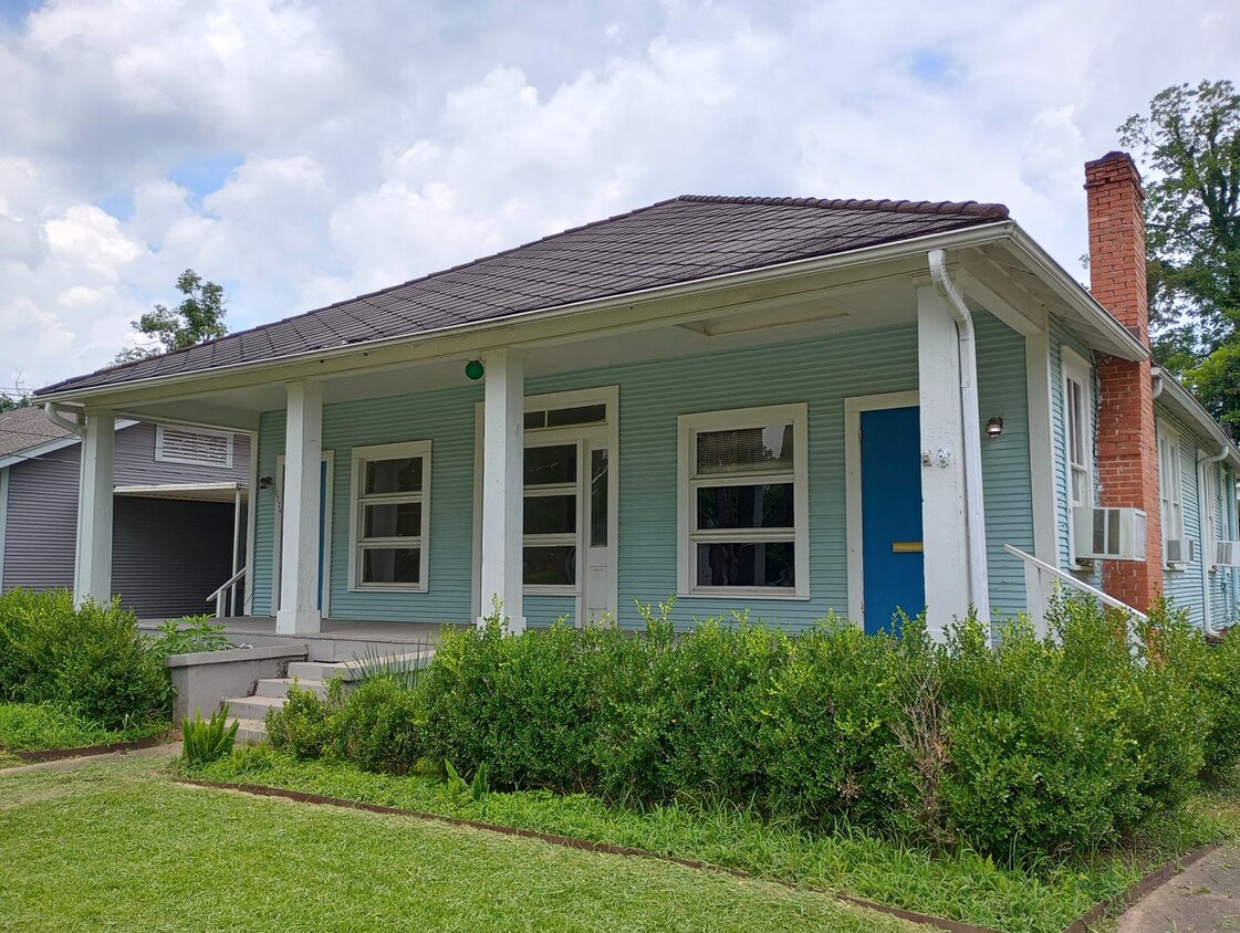 Primary Photo - 4/3 Large home in the Garden District.