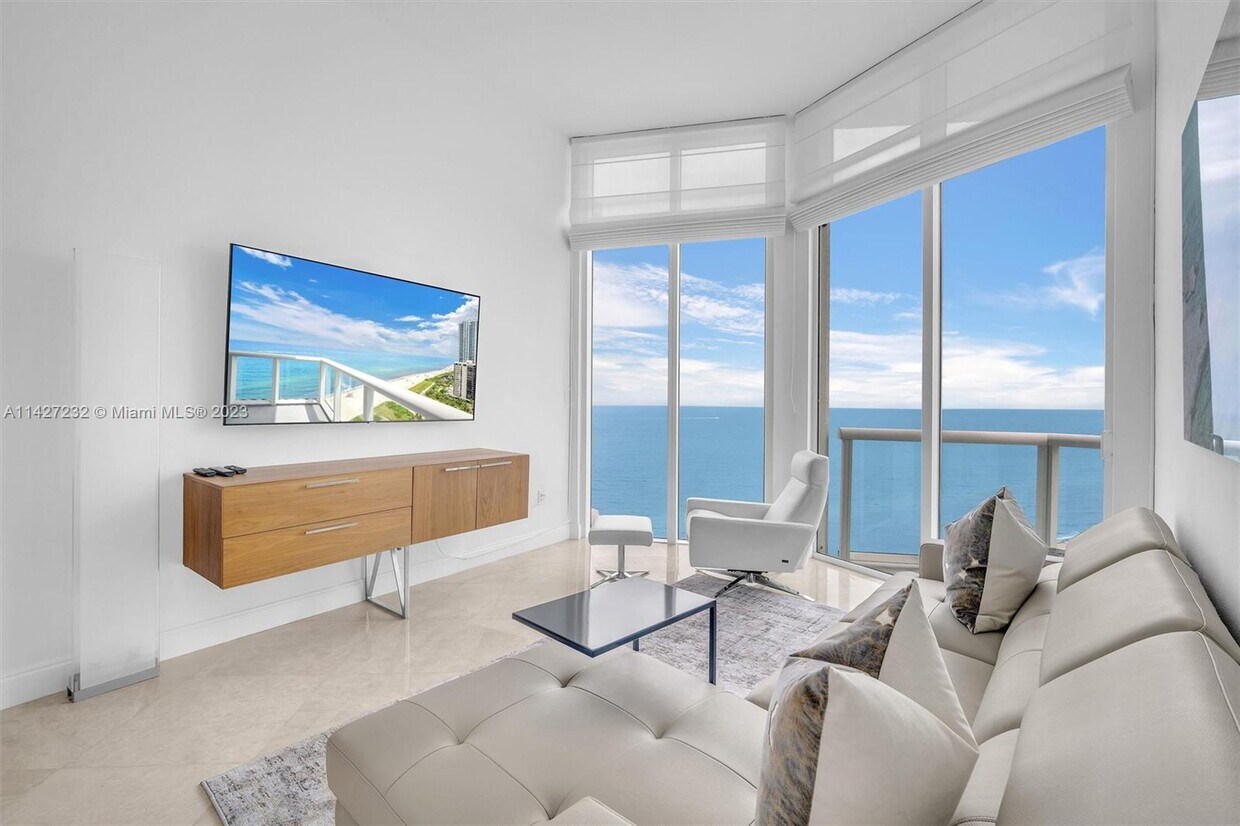 Foto principal - 6515 Collins Ave