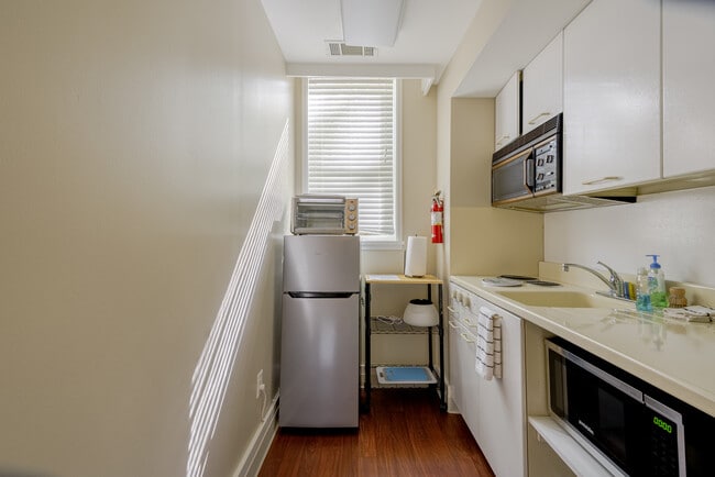 Building Photo - 2 Willets Pl