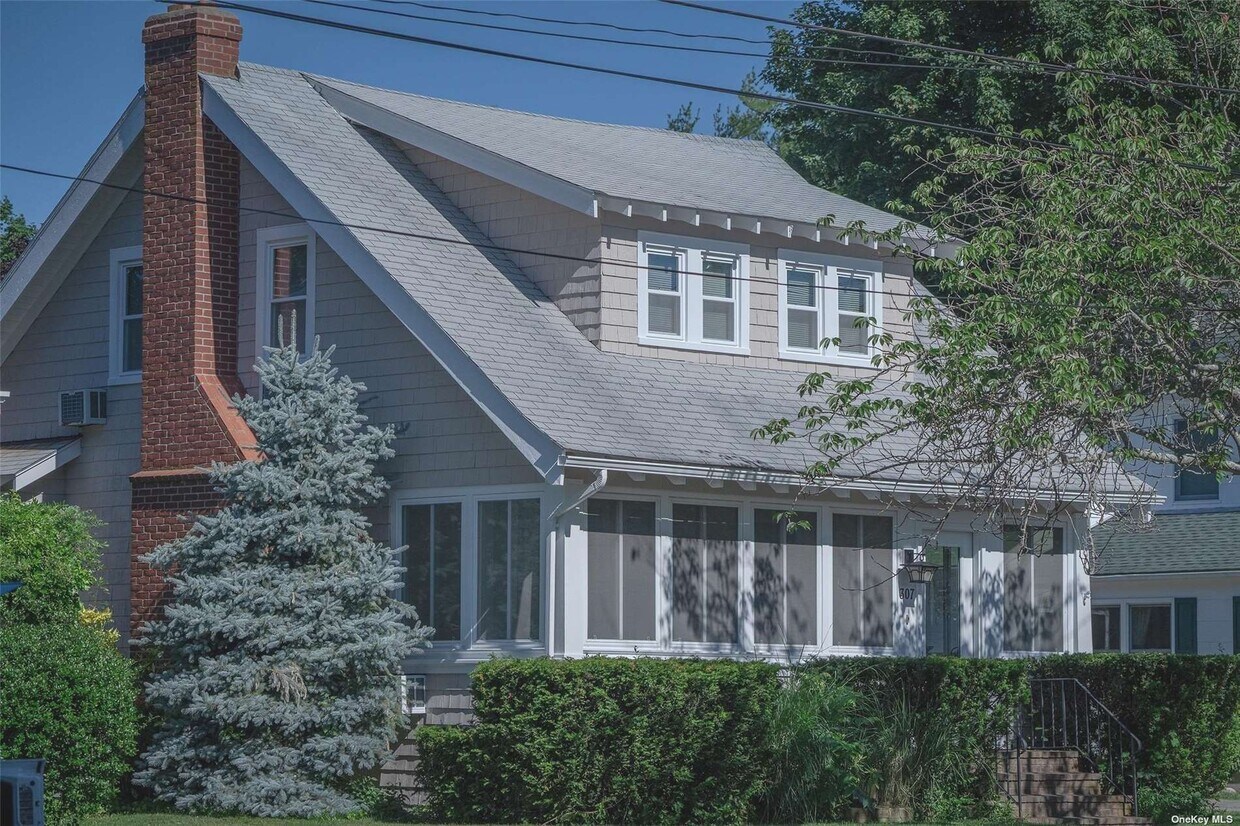 Primary Photo - 307 4th St