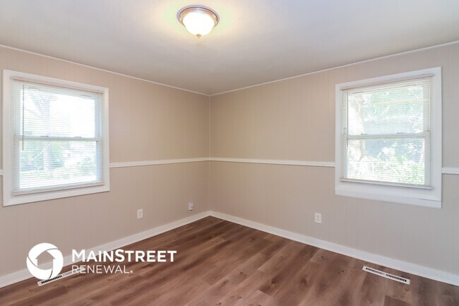 Foto del edificio - 8067 Norwich Dr