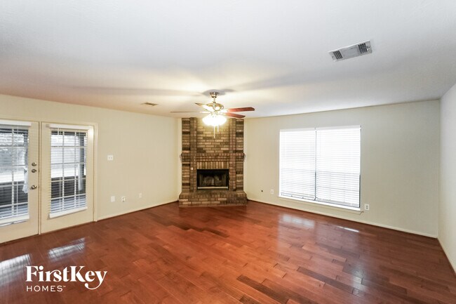 Building Photo - 16810 Poplar Hill St