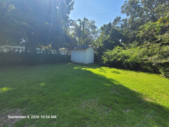 Building Photo - 1304 Evergreen Dr