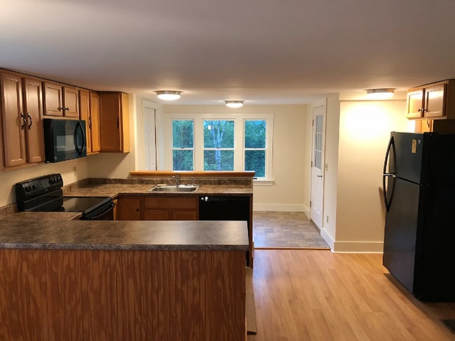 Building Photo - 10 Highland Ave