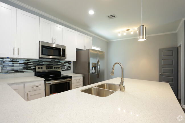 Stainless Steel Appliances - Raystone Apartment Homes