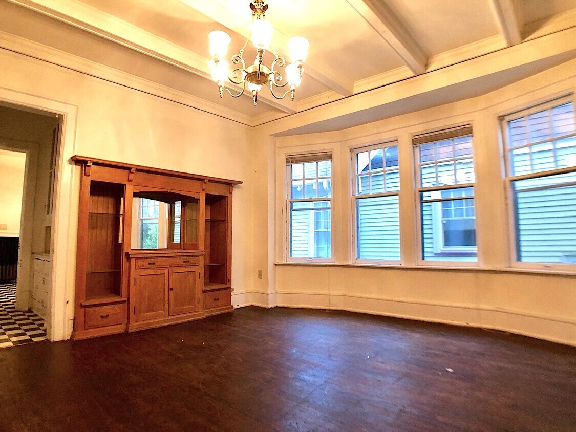 Foto principal - 2968 N Prospect Ave