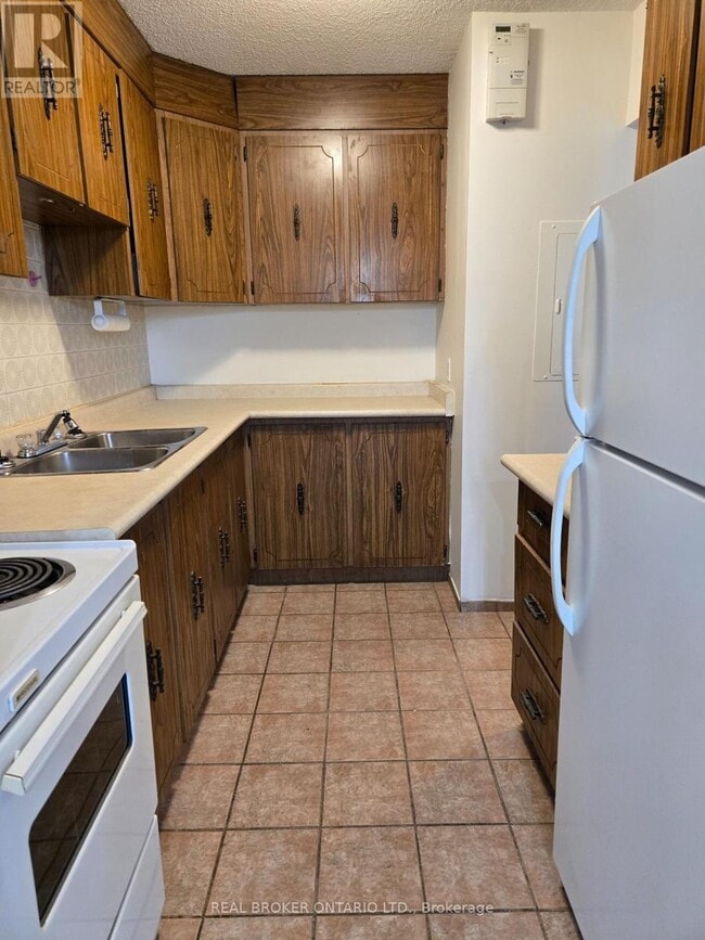 Building Photo - 97 Nonquon Rd