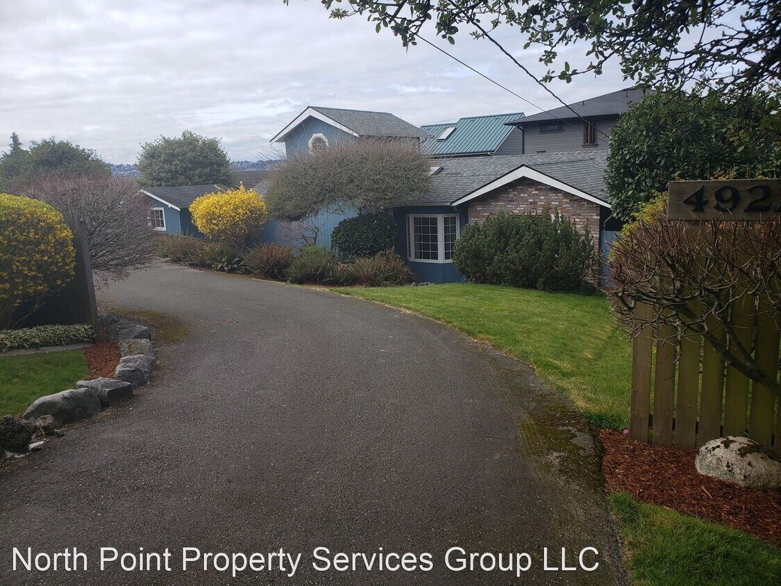 2 br, 1 bath House 4922 Hyada Blvd NE House Rental in WA
