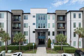 Building Photo - AVLI AT CROSSTOWN CENTER APARTMENTS