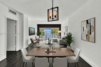 Building Photo - 500 Bayview Dr