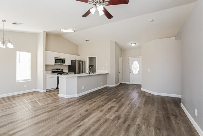 Building Photo - 2314 Superior Position St