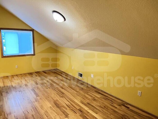 Building Photo - 4BD 3BA SINGLE FAMILY HOME IN MINNEAPOLIS!