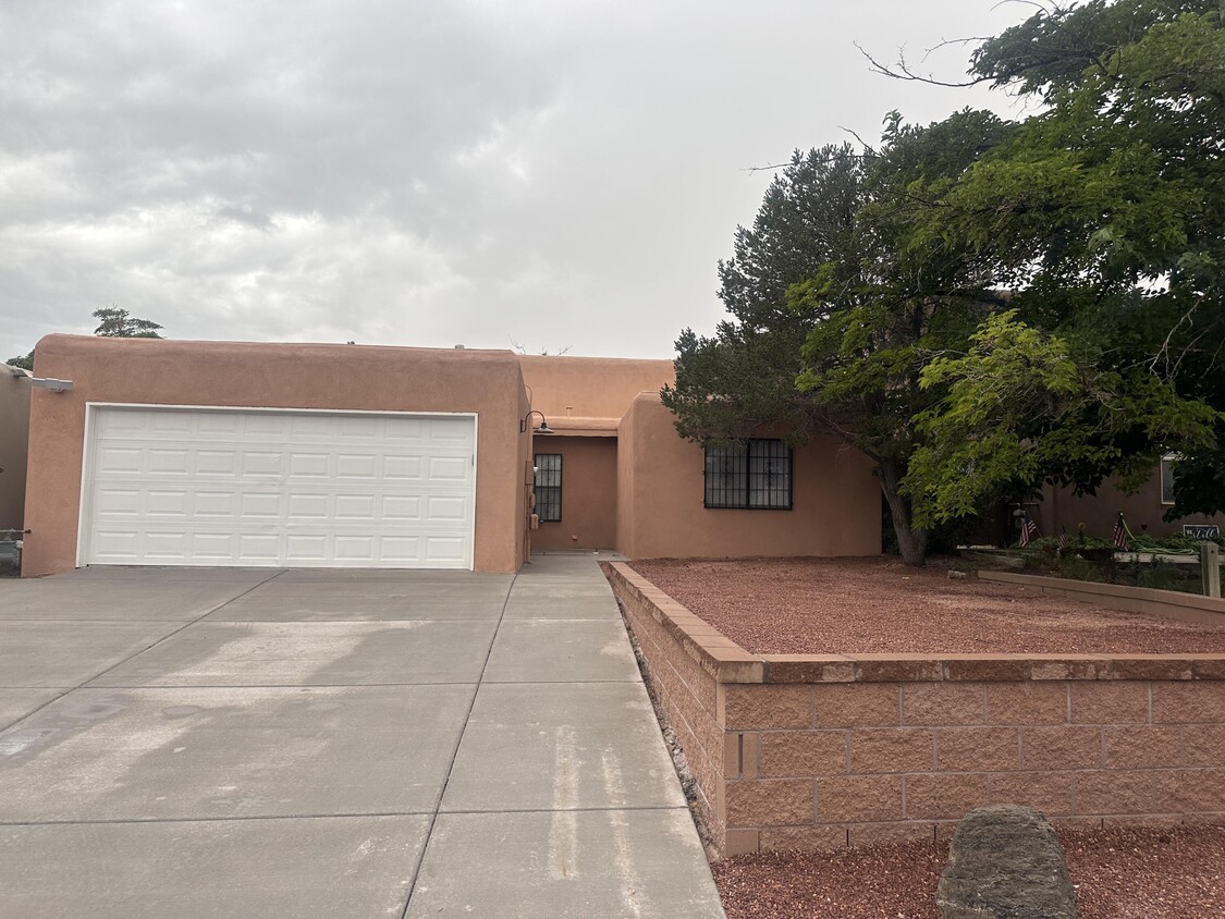 Primary Photo - 4968 Quail Ridge Dr NW