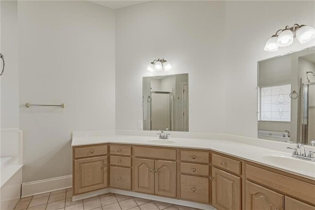 Building Photo - 304 Mistletoe Dr