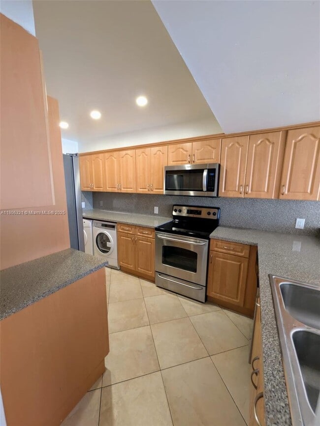 Building Photo - 1584 NW 113th Way