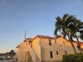 Building Photo - 838 SW 47th Terrace