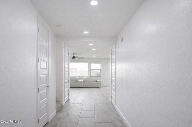 Foto del edificio - 2353 E Castanets Dr