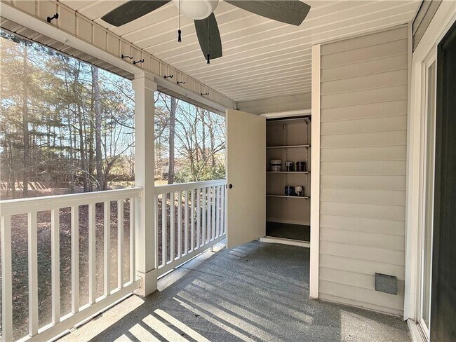 Foto del edificio - 7024 Somerset Cir