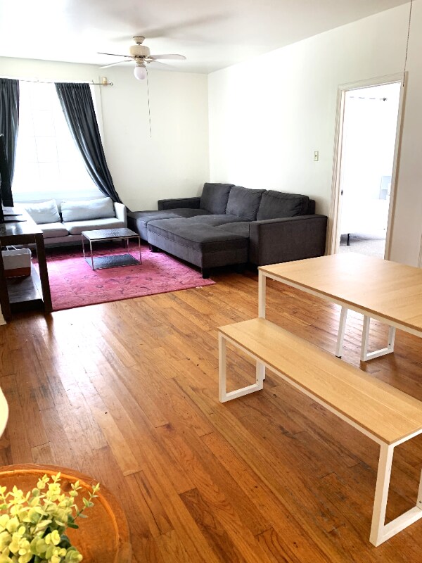Foto principal - 7100 Zimpel St