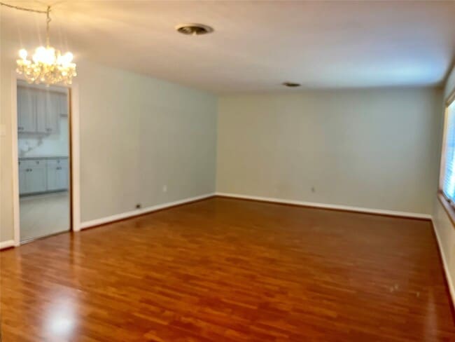 Building Photo - 2005 2nd St N