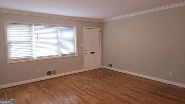 Foto del edificio - 3668 Kingsboro Rd NE