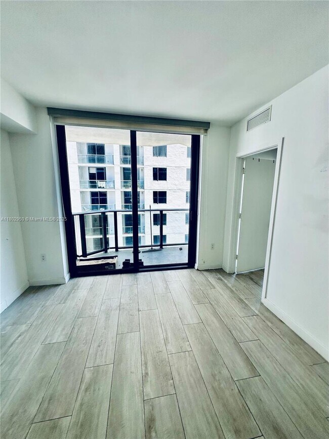 Foto del edificio - 55 SW 9th St