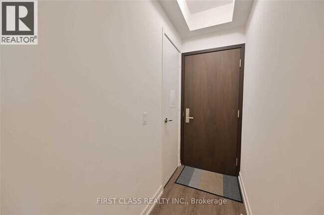 Photo du bâtiment - 1-601 Yorkville Ave