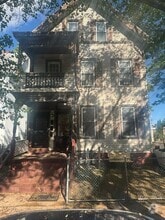 Building Photo - 37 Hotchkiss St