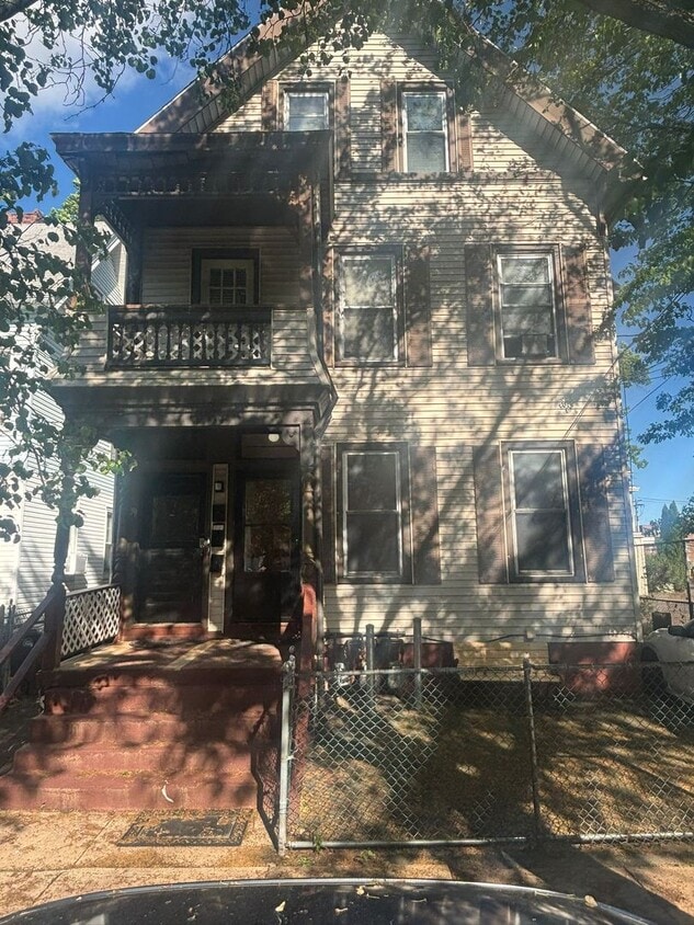 Primary Photo - 37 Hotchkiss St