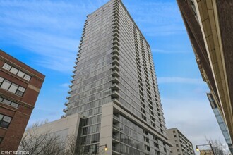 Building Photo - 1720 S Michigan Ave