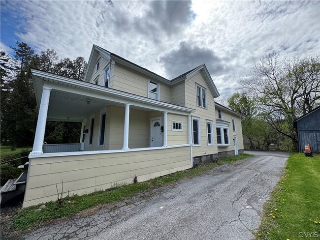 Building Photo - 1714-16 Valley Dr