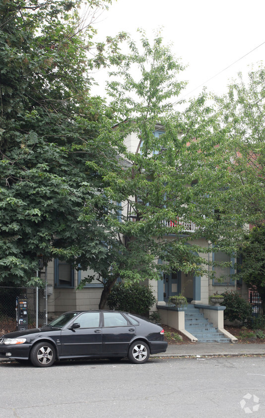 Building Photo - Belmont Apartments