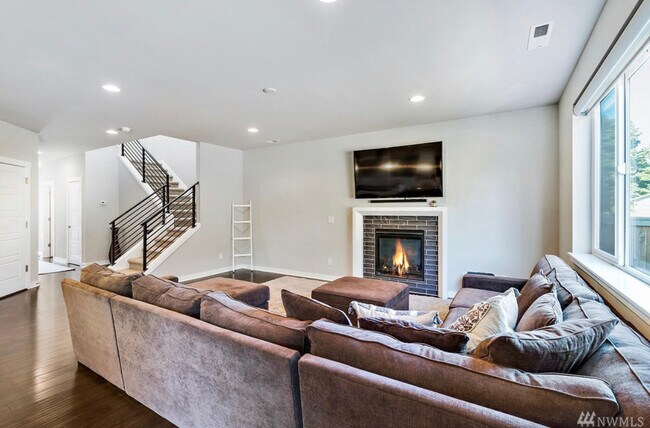 Foto del edificio - 3719 133rd Pl SW