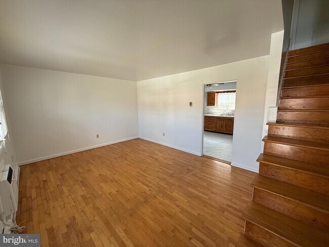 Foto del edificio - 2256 Roosevelt Blvd