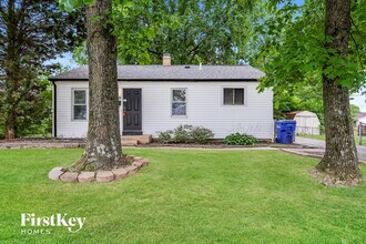 Building Photo - 1160 Spruce Dr