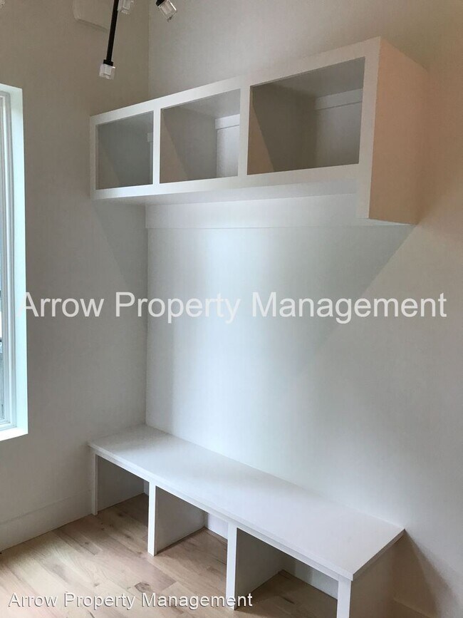 Foto del edificio - 3 br, 3.5 bath House - 527A Veritas St