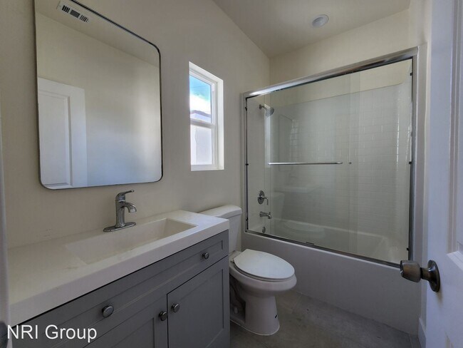 Foto del edificio - 4 br, 2 bath House - 12221 Emrys Ave.
