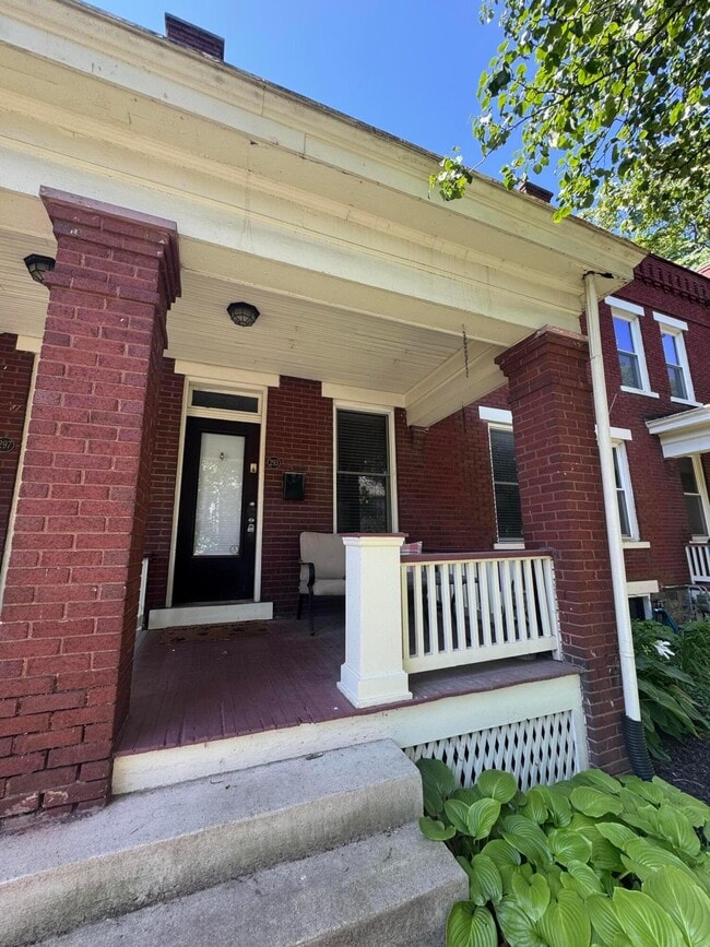 Building Photo - 293 E Mithoff St