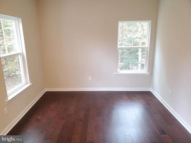 Foto del edificio - 142 Little Whim Rd