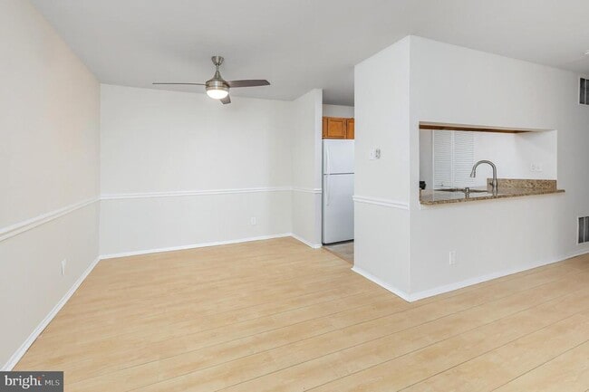 Building Photo - 1825 The Woods II