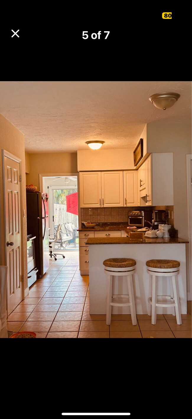Foto del edificio - 6017 Crestwood Ave