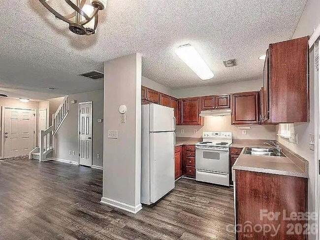 Building Photo - 11642 Retriever Way