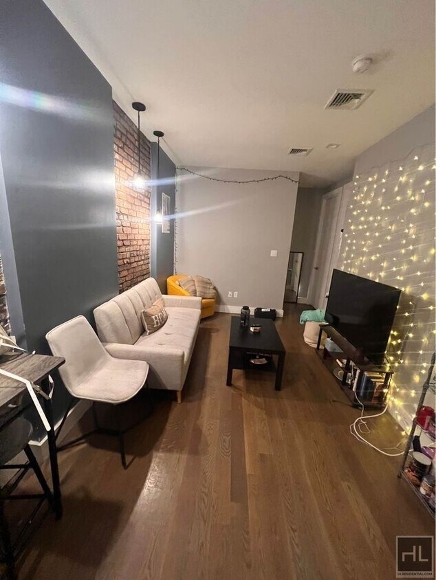 VERONICA PLACE Room for Rent in Brooklyn, NY