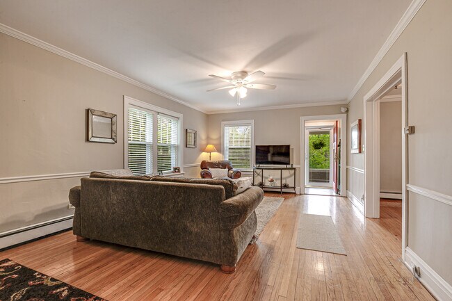Foto del edificio - 1014 Deerfield Rd